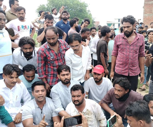 Fatehpur Tomb or Thakur Ji temple dispute